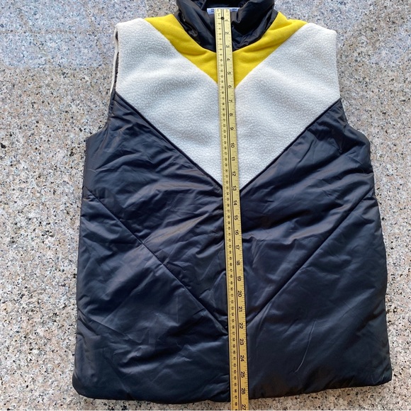 New Balance Puffy Staud Vest Fleece Collared Womens Size XS - Picture 2 of 13